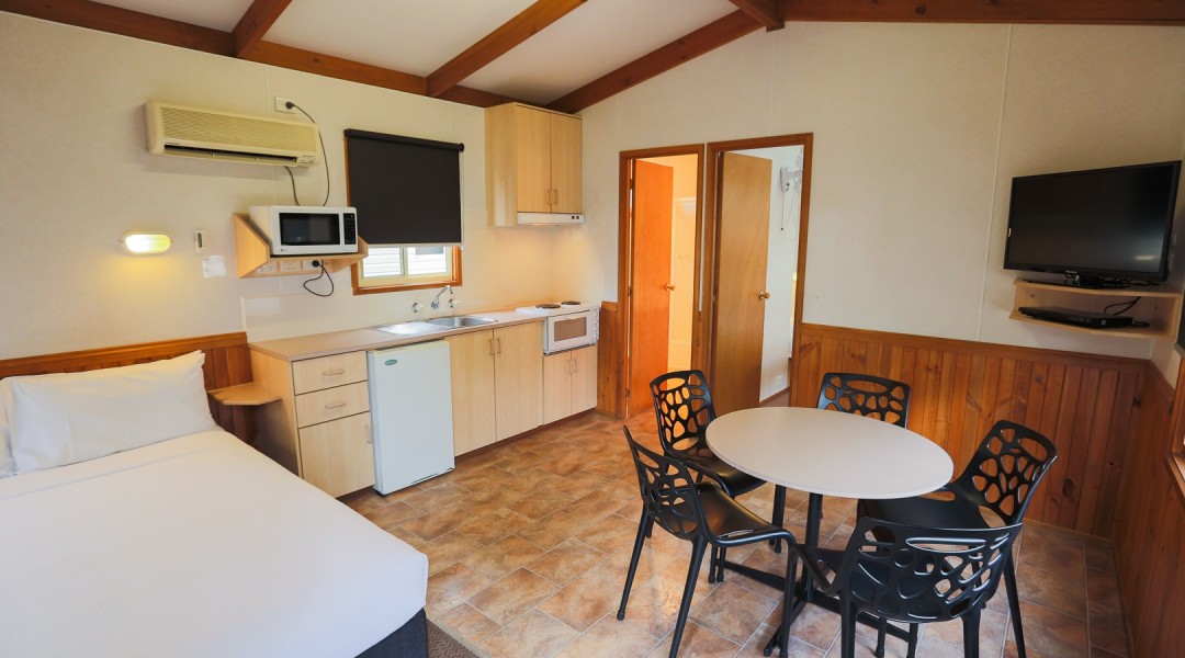 1 bedroom cabin 5 berth living area melbourne accommodation