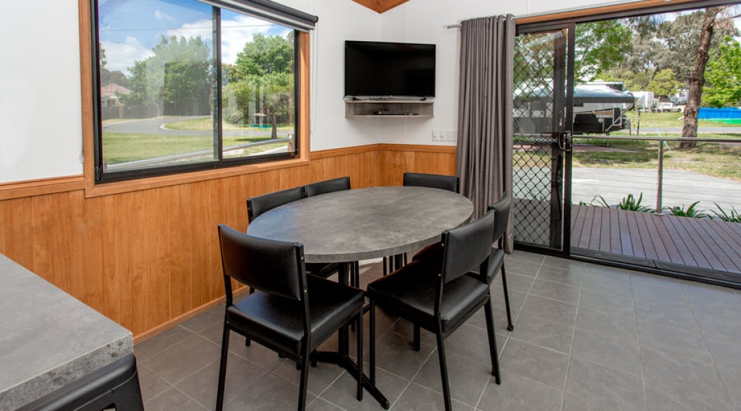 BIG4 Melbourne Accommodation Two Bedroom Accessible Family Cabin 900px 04 v2