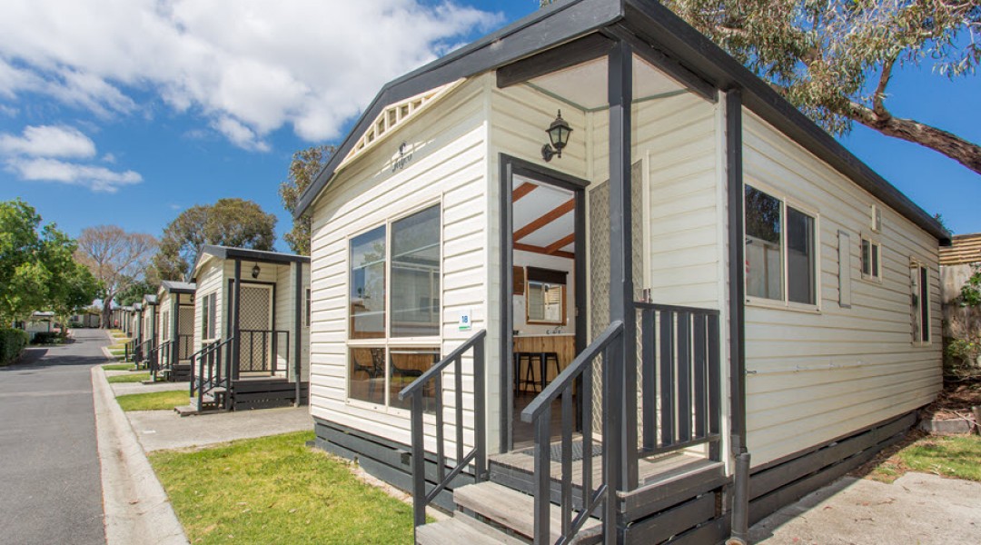 BIG4 Melbourne Accommodation Two Bedroom Holiday Unit 6 berth 900px 00